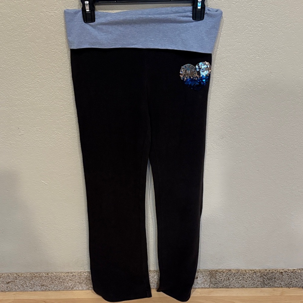 PINK Victoria's Secret Black and Gray Sequin Heart Leggings